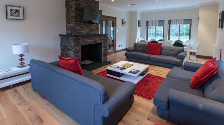 <b>Achnagairn Estate Room</b>. Images powered by <a href="https://www.leonardoworldwide.com/" title="Leonardo Worldwide" target="_blank">Leonardo</a>.
