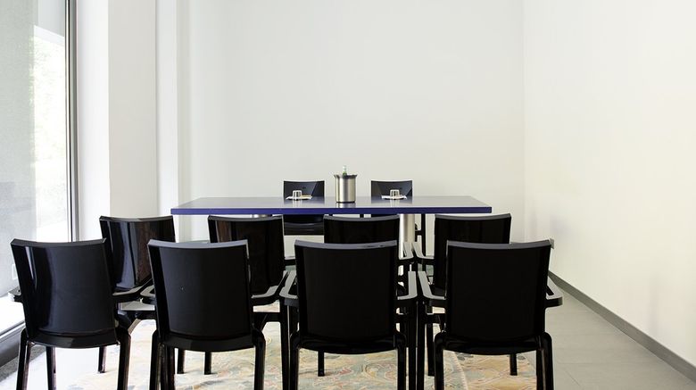 <b>Zambala Luxury Residence Meeting</b>. Images powered by <a href="https://www.leonardoworldwide.com/" title="Leonardo Worldwide" target="_blank">Leonardo</a>.