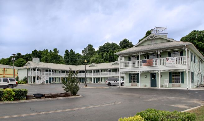 Key West Inn Exterior