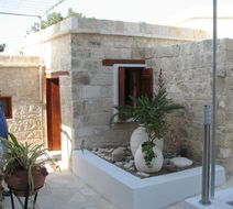 Lasa Heights Hotel Exterior