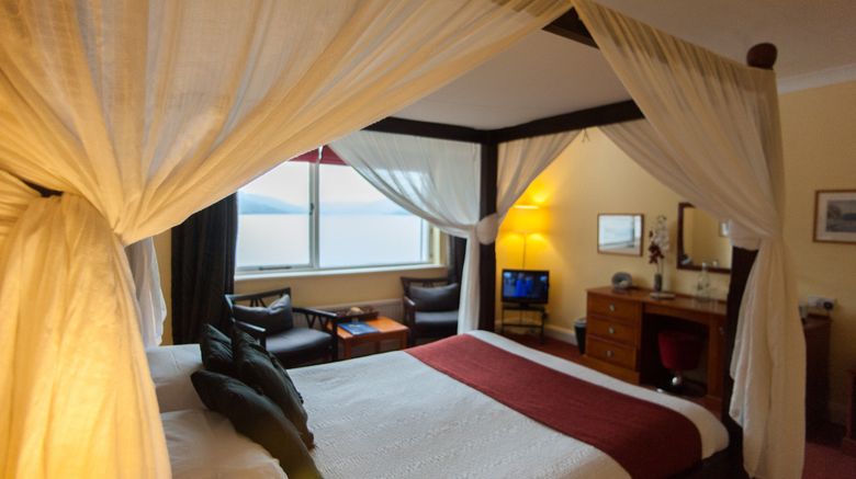 <b>Four Seasons Hotel Room</b>. Images powered by <a href="https://www.leonardoworldwide.com/" title="Leonardo Worldwide" target="_blank">Leonardo</a>.