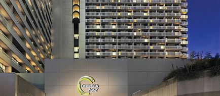 Chelsea Hotel, Toronto Exterior