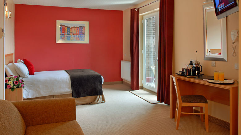 <b>Antoinette Wimbledon Room</b>. Images powered by <a href="https://www.leonardoworldwide.com/" title="Leonardo Worldwide" target="_blank">Leonardo</a>.