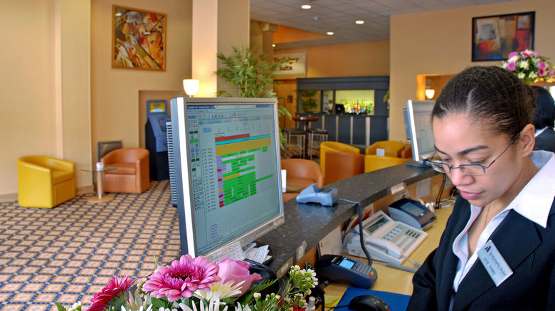 <b>Antoinette Wimbledon Lobby</b>. Images powered by <a href="https://www.leonardoworldwide.com/" title="Leonardo Worldwide" target="_blank">Leonardo</a>.