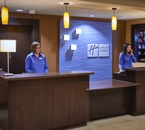 Holiday Inn Express Hotel & Stes Timmins Lobby
