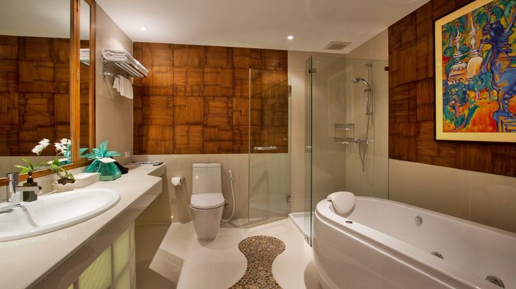 Mom Tri's Villa Royale Suite