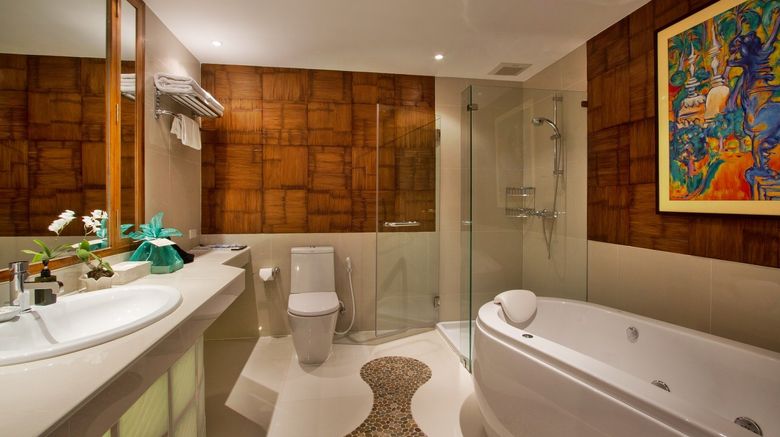<b>Mom Tri's Villa Royale Suite</b>. Images powered by <a href="https://www.leonardoworldwide.com/" title="Leonardo Worldwide" target="_blank">Leonardo</a>.