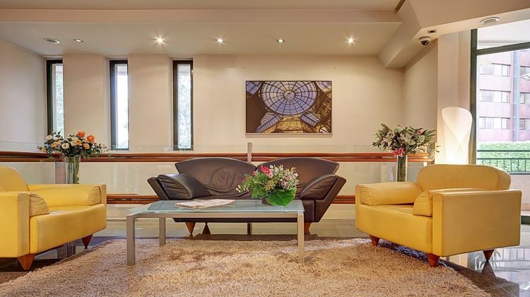Hotel RE Lobby