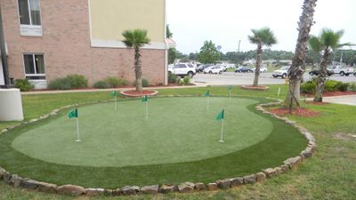 Holiday Inn Express & Suites Alexandria