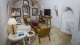 <b>Iconic Santorini, a boutique cave hotel Room</b>. Images powered by <a href="https://www.leonardoworldwide.com/" title="Leonardo Worldwide" target="_blank">Leonardo</a>.