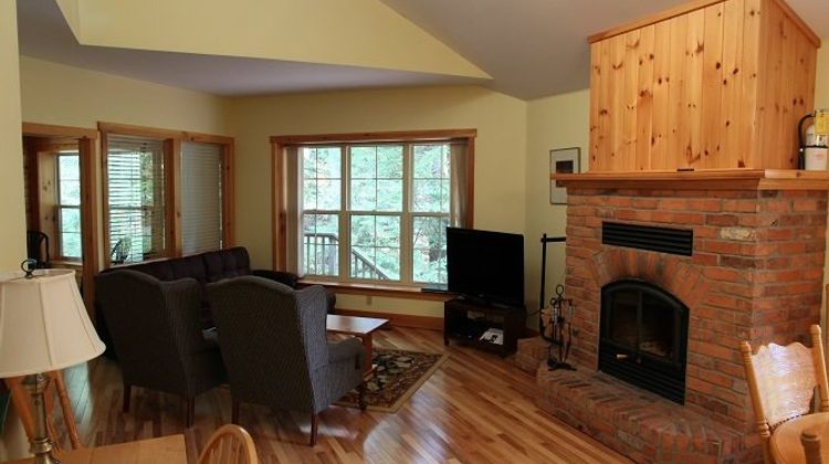 Patterson-Kaye Lodge Room