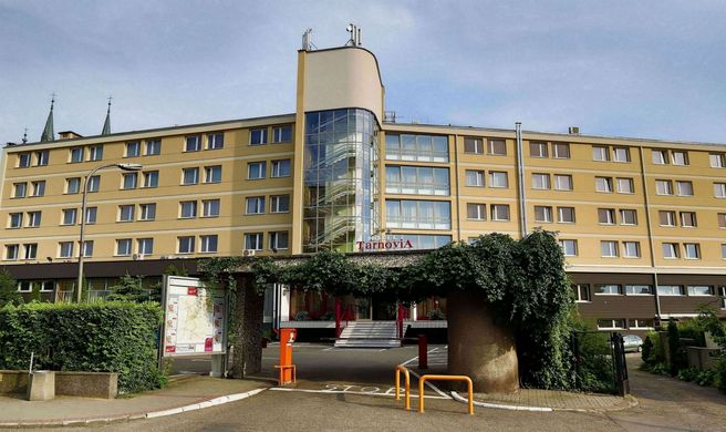 Hotel Tarnovia Exterior