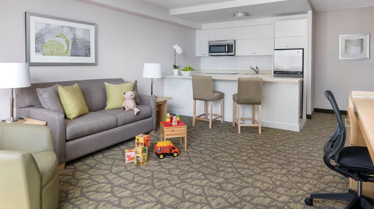 Chelsea Hotel, Toronto Suite