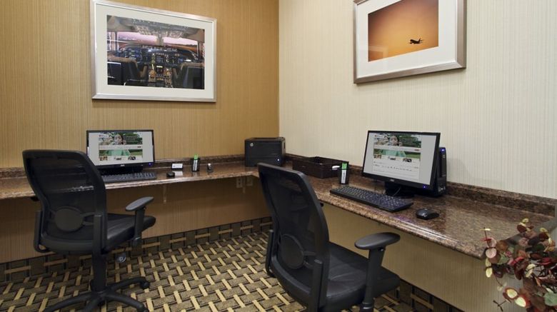 <b>Holiday Inn Orange County Airport Lobby</b>. Images powered by <a href="https://www.leonardoworldwide.com/" title="Leonardo Worldwide" target="_blank">Leonardo</a>.
