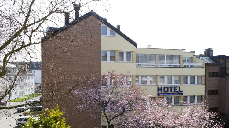 Hotel am Dusseldorfer Platz Exterior