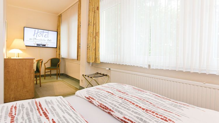 Hotel am Dusseldorfer Platz Room