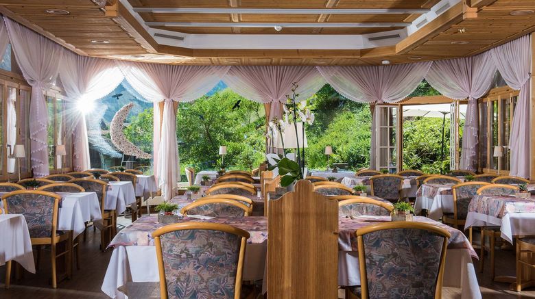 <b>Hotel Silberhorn Restaurant</b>. Images powered by <a href="https://www.leonardoworldwide.com/" title="Leonardo Worldwide" target="_blank">Leonardo</a>.