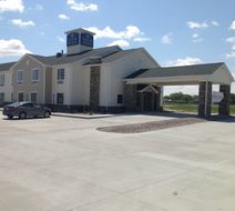 Cobblestone Inn & Suites, Ambridge Exterior