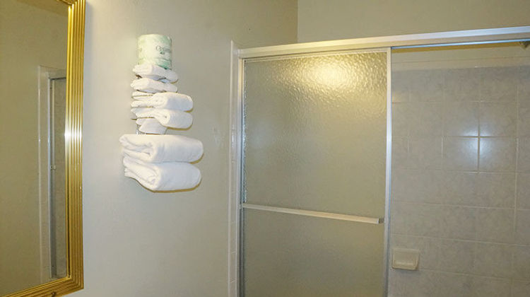 Marianna Inn Motel Room