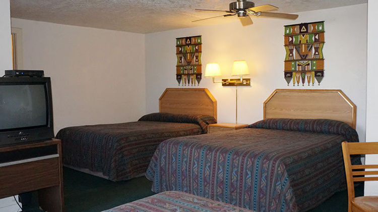 Marianna Inn Motel Room