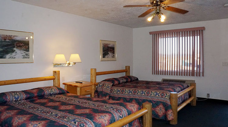 Marianna Inn Motel Room