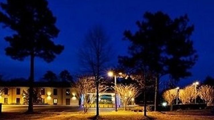 Moncks Corner Inn Exterior