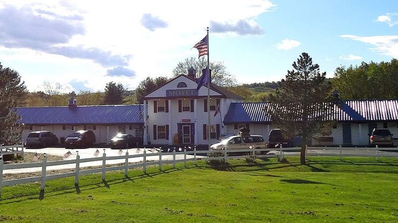 <b>Colonial Valley Motel Exterior</b>. Images powered by <a href="https://www.leonardoworldwide.com/" title="Leonardo Worldwide" target="_blank">Leonardo</a>.