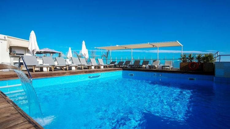 Astoria Capsis Pool