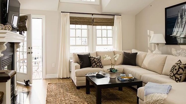 Watch Hill Inn Suite