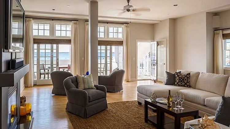 Watch Hill Inn Suite