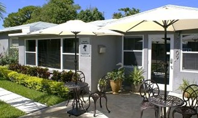 Island Sands Inn Exterior