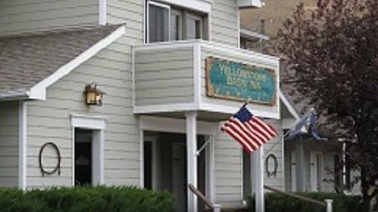 Yellowstone Basin Inn Exterior. Images powered by <a href="https://www.leonardoworldwide.com" target="_blank" rel="noopener">Leonardo</a>.