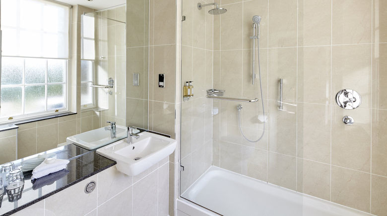 <b>Taplow House Hotel Room</b>. Images powered by <a href="https://www.leonardoworldwide.com/" title="Leonardo Worldwide" target="_blank">Leonardo</a>.