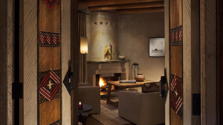 Rosewood Inn of the Anasazi Suite