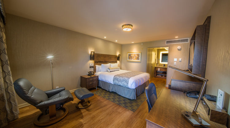 Hotel Strata Room