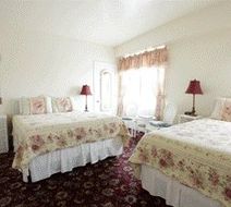 Hotel Macomber Room