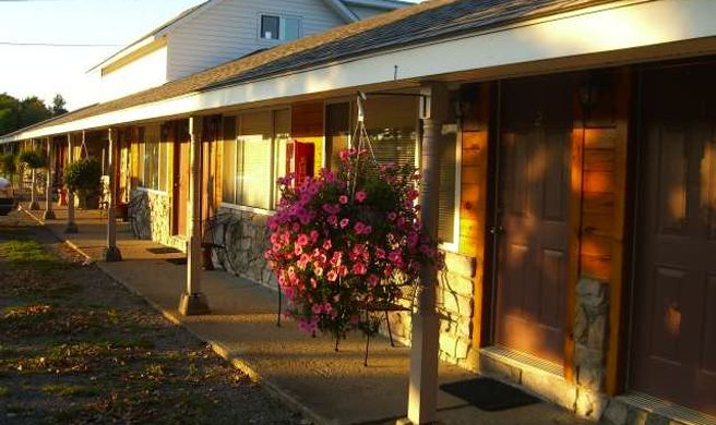 The Savannah House Inn Exterior