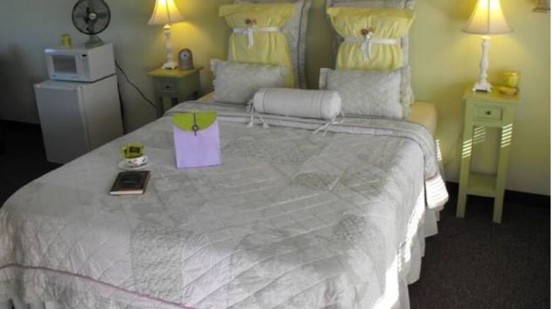 <b>The Savannah House Inn Room</b>. Images powered by <a href="https://www.leonardoworldwide.com/" title="Leonardo Worldwide" target="_blank">Leonardo</a>.