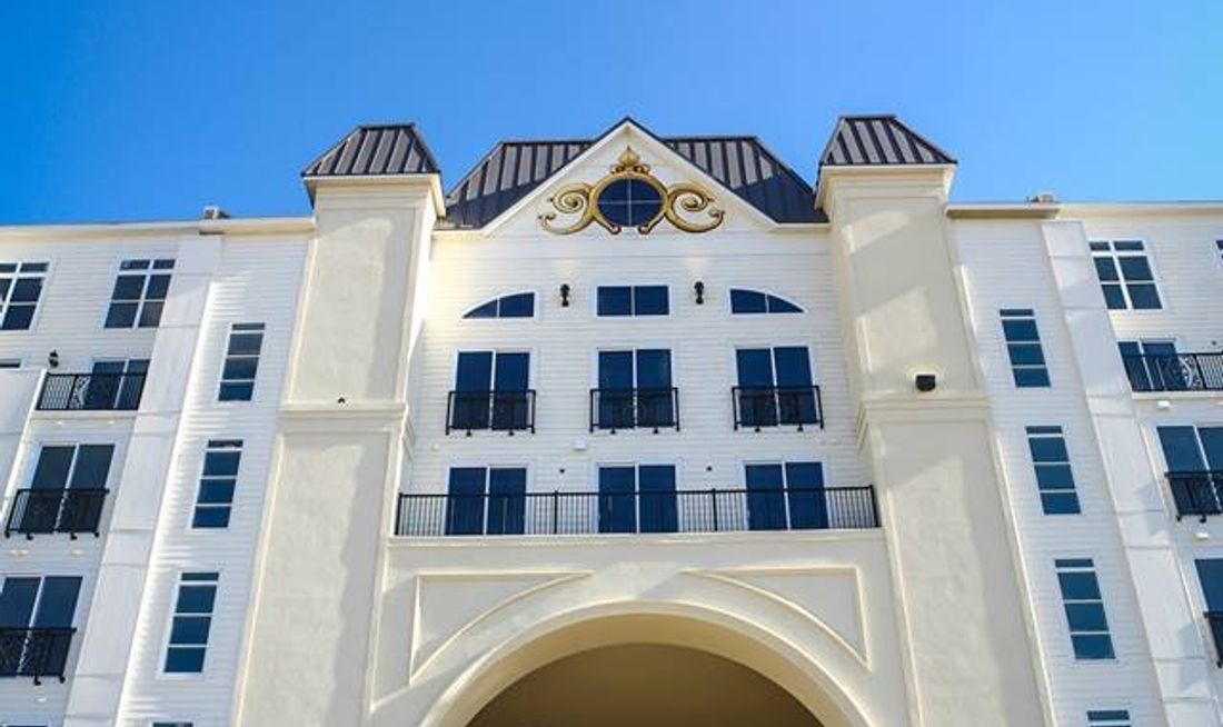 The Royal Worthington Exterior