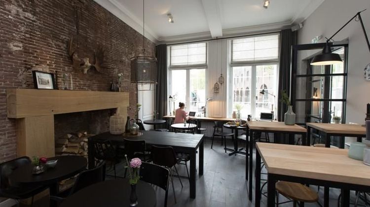 Eye Hotel Restaurant