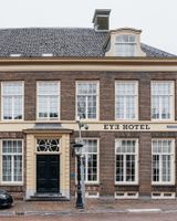 Eye Hotel