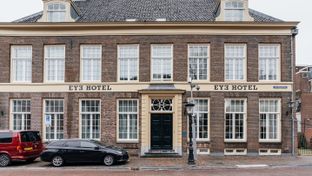 Eye Hotel