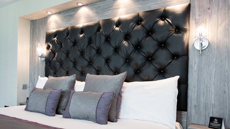 <b>The Grand Hotel, Swansea Suite</b>. Images powered by <a href="https://www.leonardoworldwide.com/" title="Leonardo Worldwide" target="_blank">Leonardo</a>.