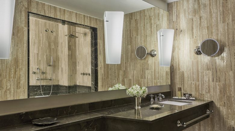 <b>Four Seasons Casa Medina Room</b>. Images powered by <a href="https://www.leonardoworldwide.com/" title="Leonardo Worldwide" target="_blank">Leonardo</a>.