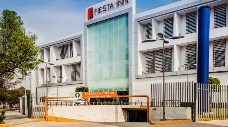 Fiesta Inn Plaza Central Aeropuerto Exterior