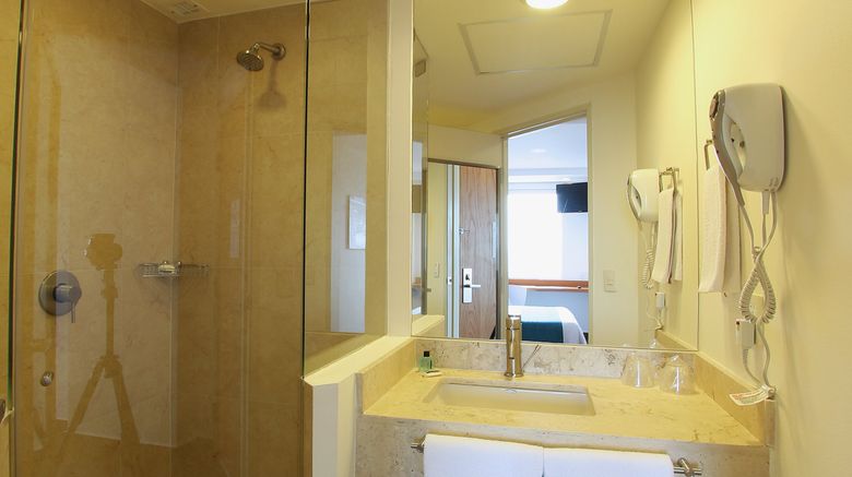 <b>One Cuernavaca Room</b>. Images powered by <a href="https://www.leonardoworldwide.com/" title="Leonardo Worldwide" target="_blank">Leonardo</a>.
