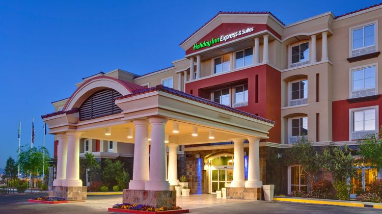 Holiday Inn Express Las Vegas I-215 Exterior