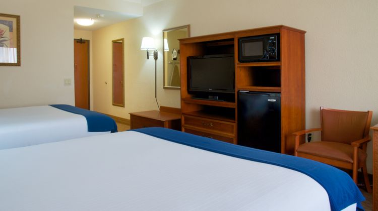Holiday Inn Express & Stes Memorial Park Room