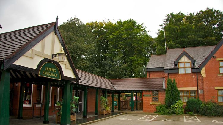 The Fernhurst Lodge Exterior