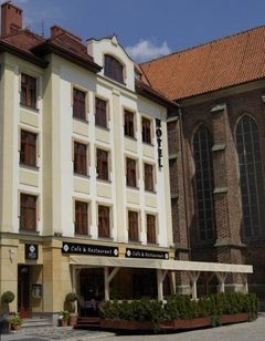 Hotel Arte-Brzeg